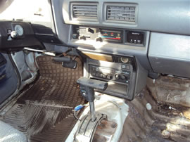 1984 TOYOTA PICK-UP HILUX, 2.4L EFI AUTO 2WD, COLOR WHITE, STK Z15003